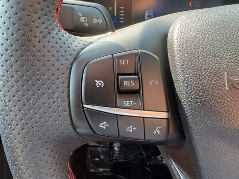 Used 2023 Ford Escape ST-Line Select AWD/4WD image 18