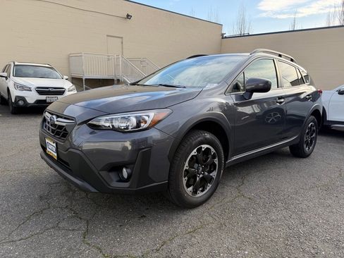 Used 2023 Subaru Crosstrek 2.0i Premium image 4