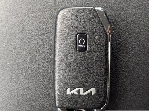 Used 2023 Kia Sorento SX image 31