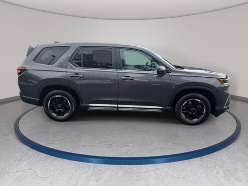 Used 2025 Honda Pilot EX-L image 4