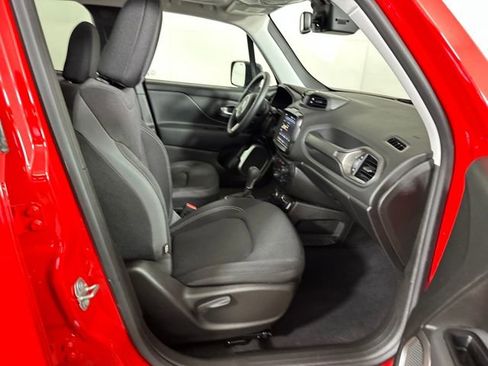 Used 2023 Jeep Renegade Latitude w/ Sun/Sound Group image 28