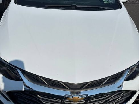 Used 2019 Chevrolet Cruze LT FWD image 8