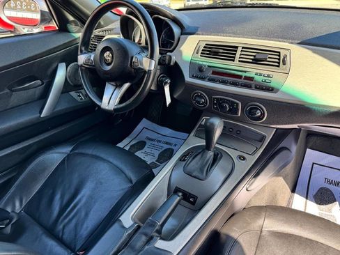 Used 2004 BMW Z4 2.5i image 19