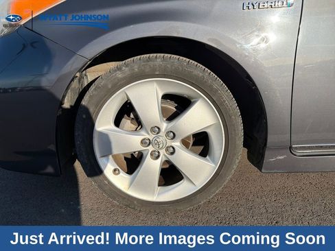 Used 2012 Toyota Prius Five image 3