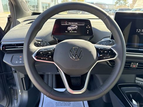 New 2025 Volkswagen ID.4 Pro image 25