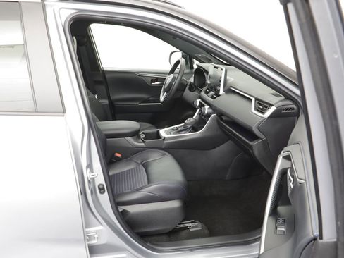 Used 2022 Toyota RAV4 XSE image 19