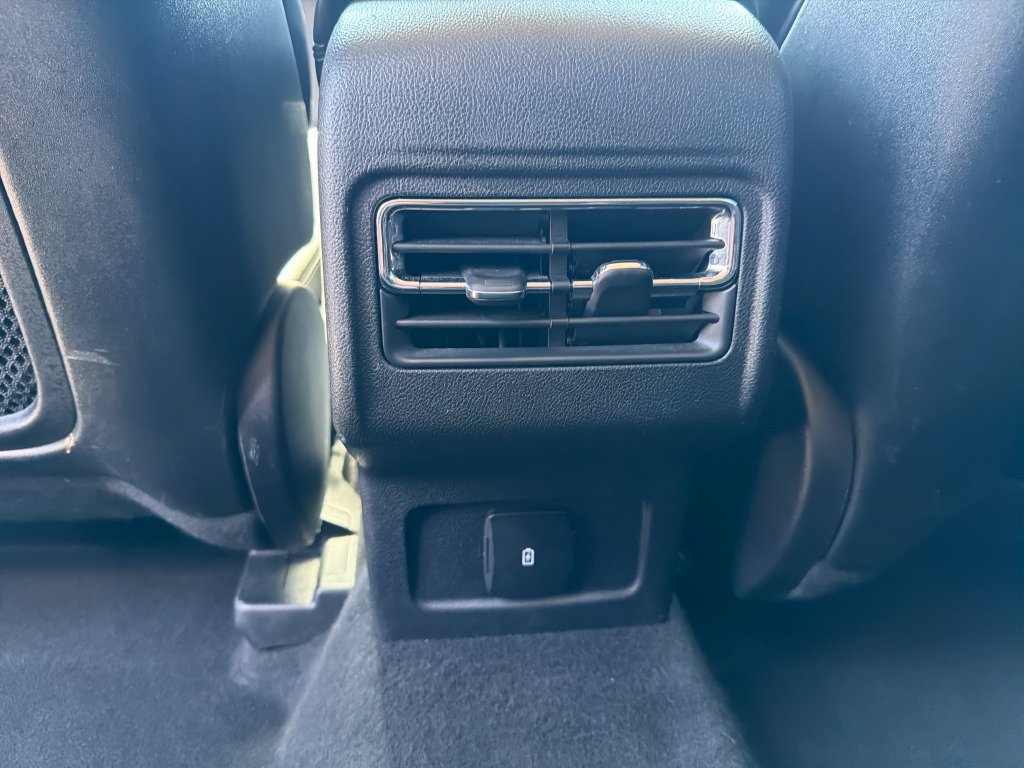 Used 2023 Lincoln Corsair AWD image 32