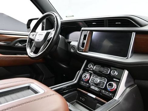 Used 2023 GMC Yukon Denali Ultimate AWD/4WD image 15