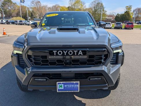 Used 2024 Toyota Tacoma TRD Pro AWD/4WD image 9