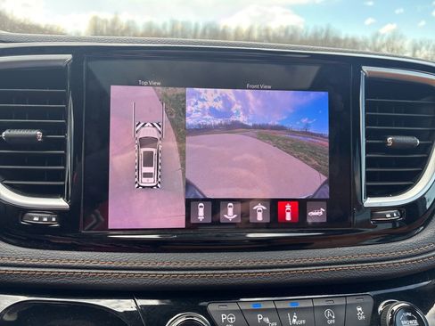 Used 2022 Chrysler Pacifica Pinnacle FWD image 31