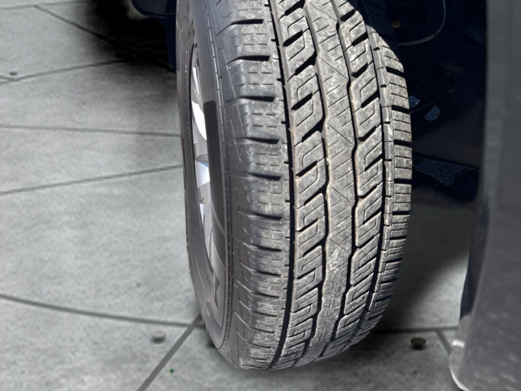 Used 2019 Toyota Tacoma SR5 RWD image 27