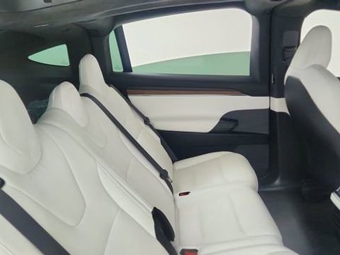 Used 2022 Tesla Model X image 24