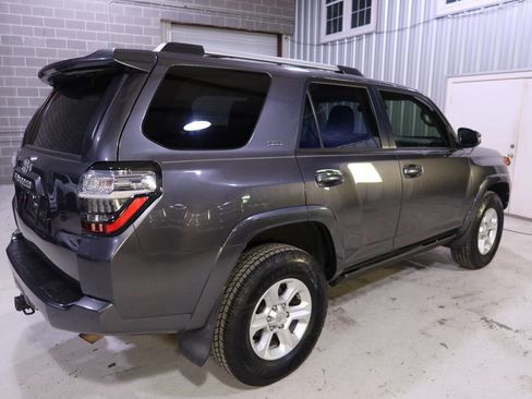Used 2020 Toyota 4Runner SR5 Premium image 5