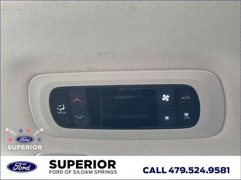 Used 2023 Chrysler Pacifica Limited FWD image 23