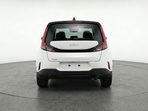 Used 2025 Kia Soul LX w/ LX Technology Package FWD image 7
