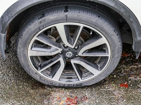 Used 2019 Nissan Rogue Sport SL w/ Premium Package image 9