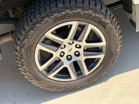 Used 2020 Chevrolet Silverado 1500 LT w/ Texas Edition RWD image 8