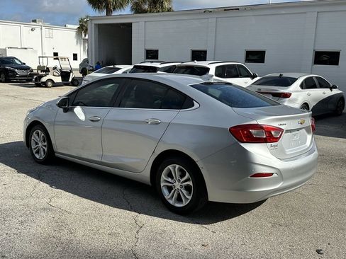 Used 2019 Chevrolet Cruze LT w/ Convenience Package image 7