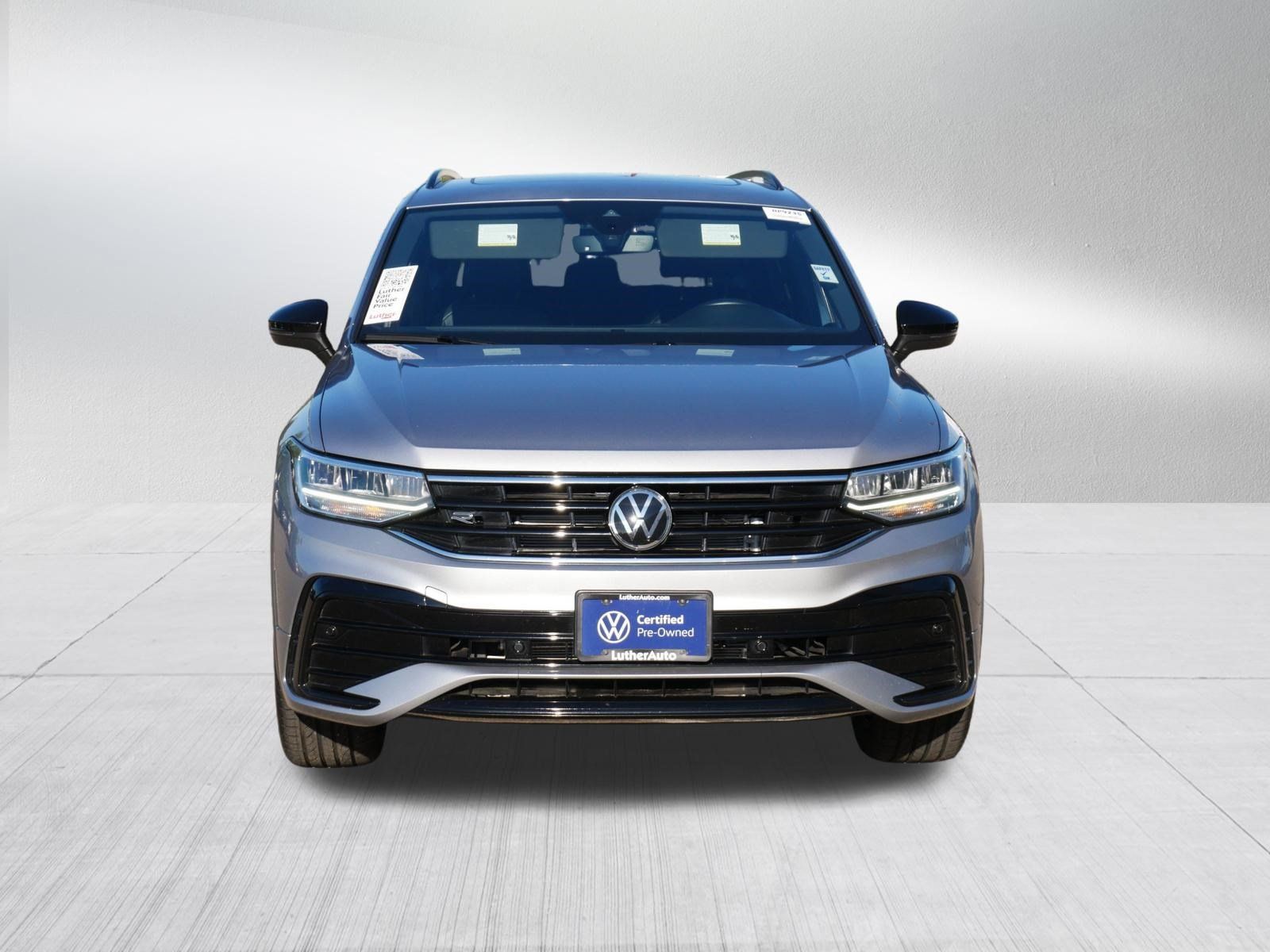 Certified 2024 Volkswagen Tiguan SE R-Line AWD/4WD image 2