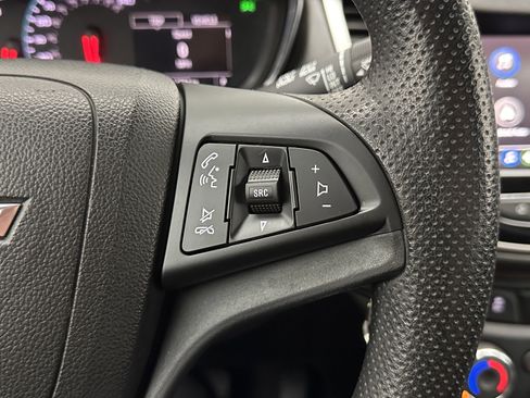 Used 2018 Chevrolet Trax LS image 17