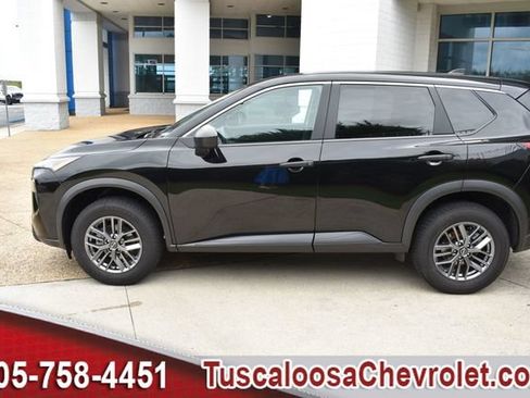 Used 2024 Nissan Rogue S AWD/4WD image 6