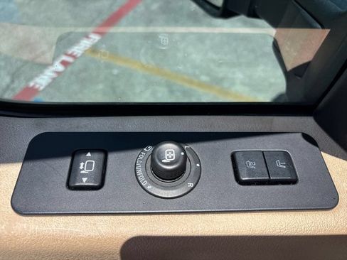 Used 2016 Ford F250 Lariat w/ Lariat Ultimate Package AWD/4WD image 17