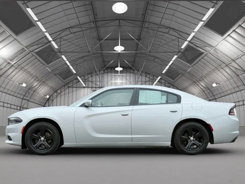 Used 2022 Dodge Charger SXT image 4