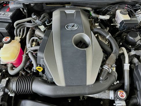 Used 2017 Lexus RC 200t F Sport RWD image 32