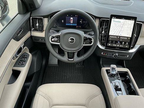 New 2026 Volvo XC90 T8 Plus w/ Protection Package Premier AWD/4WD image 5
