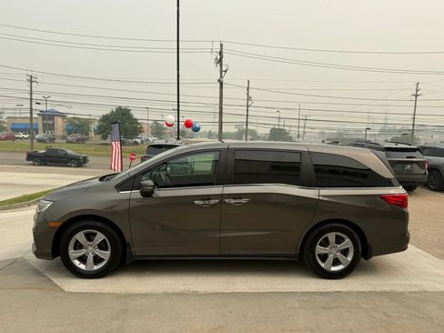 Used 2018 Honda Odyssey EX image 7
