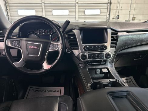 Used 2019 GMC Yukon XL SLT image 4