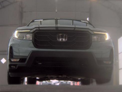 Used 2023 Honda Ridgeline Black Edition image 3