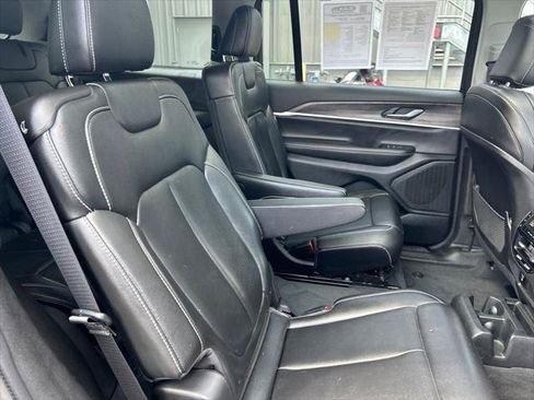 Certified 2023 Jeep Grand Cherokee L Limited AWD/4WD image 37