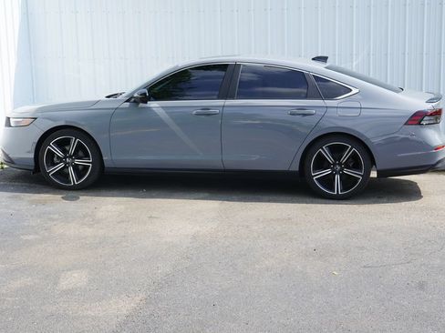 Used 2023 Honda Accord Sport image 3