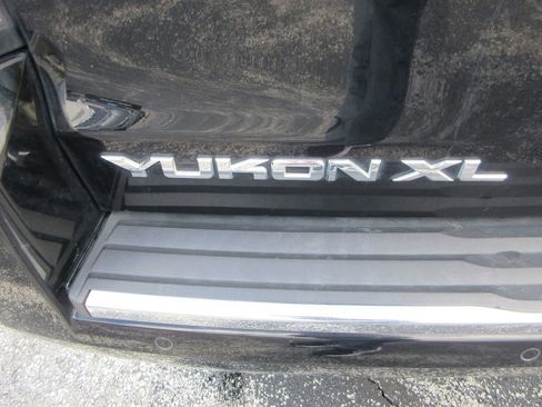 Used 2020 GMC Yukon XL Denali image 10