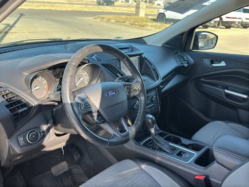 Used 2017 Ford Escape SE w/ Equipment Group 201A image 12