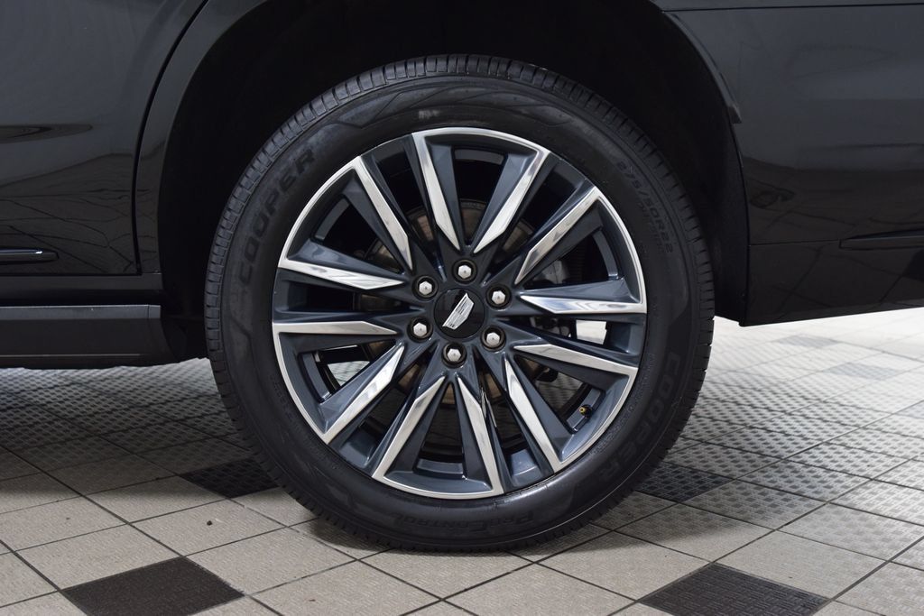 Used 2024 Cadillac Escalade Sport w/ Touring Package AWD/4WD image 28