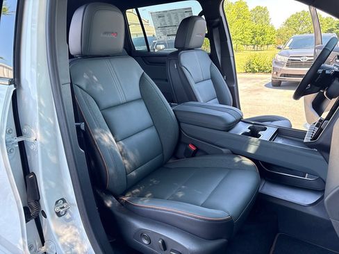 New 2026 GMC Acadia AT4 w/ Luxury Package AWD/4WD image 47