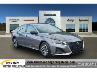 Used 2025 Nissan Altima 2.5 SV FWD video 1