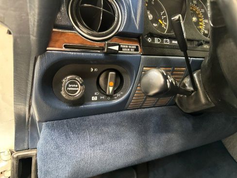 Used 1988 Mercedes-Benz 560 SL image 22