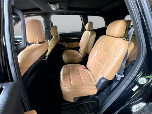 Used 2021 Kia Telluride SX w/ Towing Package FWD image 19
