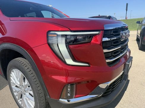 Used 2024 GMC Acadia Elevation image 25