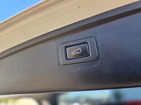 Used 2018 Subaru Outback 2.5i Touring image 13