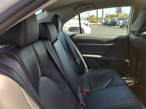 Used 2022 Toyota Camry XLE image 15