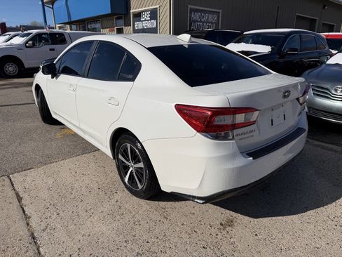 Used 2019 Subaru Impreza 2.0i Premium image 11