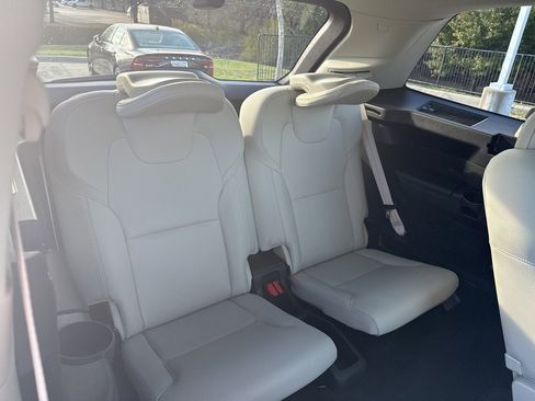 Used 2024 Volvo XC90 T8 Plus w/ Protection Package Premier image 19