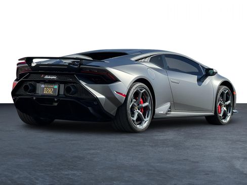 Used 2024 Lamborghini Huracan Tecnica RWD image 3