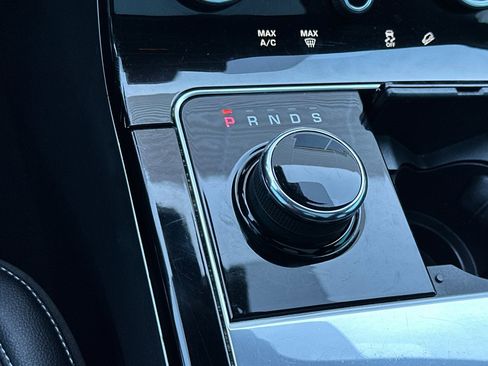 Used 2019 Land Rover Range Rover Velar R-Dynamic SE image 25