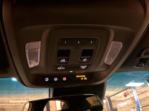 Used 2023 Cadillac CT4 V w/ Technology Package image 35