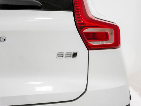 Used 2024 Volvo XC40 B5 Plus w/ Climate Package image 29